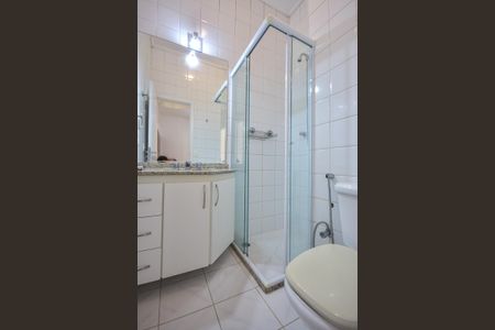 Casa de condomínio à venda com 200m², 4 quartos e 2 vagasBanheiro