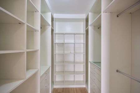 Casa de condomínio à venda com 200m², 4 quartos e 2 vagasArmário da Suíte 1