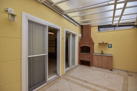 Casa de condomínio à venda com 200m², 4 quartos e 2 vagasChurrasqueira