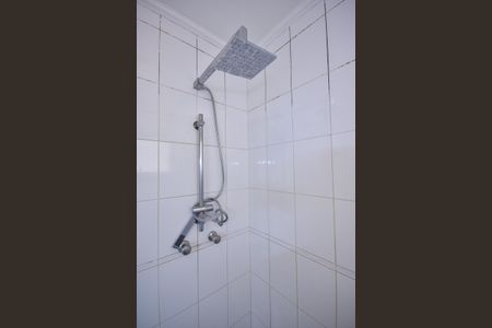 Casa de condomínio à venda com 200m², 4 quartos e 2 vagasChuveiro da Suíte 1