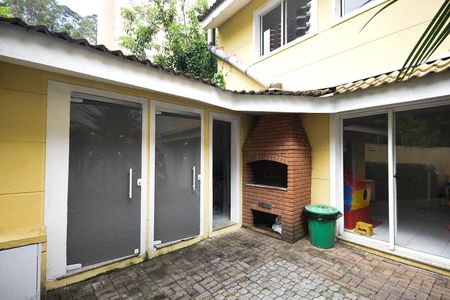 Casa de condomínio à venda com 200m², 4 quartos e 2 vagasChurrasqueira