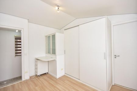 Casa de condomínio à venda com 200m², 4 quartos e 2 vagasSuíte 2