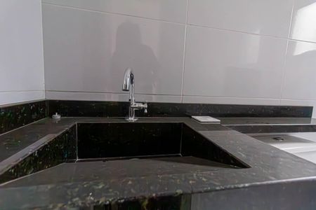 Casa à venda com 130m², 3 quartos e 2 vagas Casa à venda com 130m², 3 quartos e 2 vagasBanheiro 2