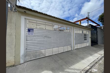 Casa de condomínio para alugar com 80m², 2 quartos e 1 vaga Casa de condomínio para alugar com 80m², 2 quartos e 1 vagaFachada