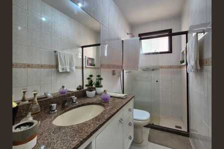 Apartamento à venda com 172m², 3 quartos e 3 vagasBanheiro social