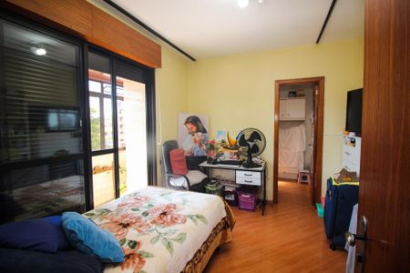 Apartamento à venda com 163m², 3 quartos e 2 vagas Apartamento à venda com 163m², 3 quartos e 2 vagasSuíte