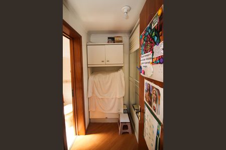 Apartamento à venda com 163m², 3 quartos e 2 vagas Apartamento à venda com 163m², 3 quartos e 2 vagasCloset da suíte