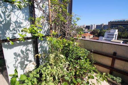 Apartamento à venda com 163m², 3 quartos e 2 vagas Apartamento à venda com 163m², 3 quartos e 2 vagasSacada da sala