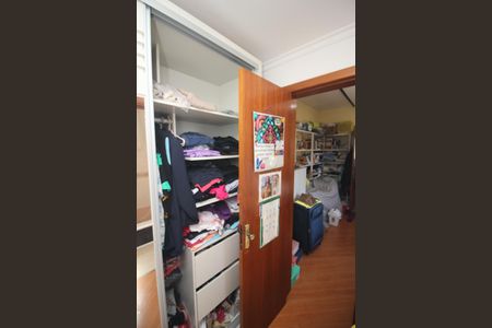 Apartamento à venda com 163m², 3 quartos e 2 vagas Apartamento à venda com 163m², 3 quartos e 2 vagasCloset da suíte