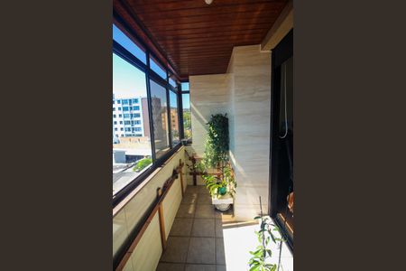 Apartamento à venda com 163m², 3 quartos e 2 vagas Apartamento à venda com 163m², 3 quartos e 2 vagasSacada da Suíte