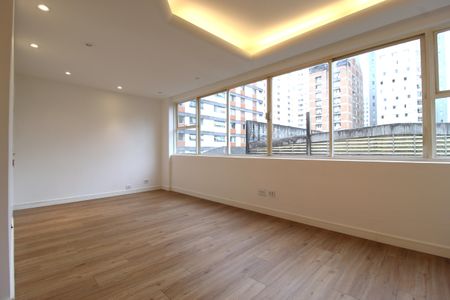 Sala de apartamento à venda com 3 quartos, 106m² em Indianópolis, São Paulo