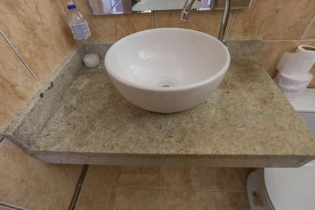 Apartamento à venda com 45m², 2 quartos e 1 vaga Apartamento à venda com 45m², 2 quartos e 1 vagaBanheiro