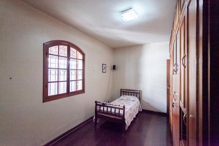 Casa à venda com 290m², 3 quartos e 3 vagas Casa à venda com 290m², 3 quartos e 3 vagasQuarto 1