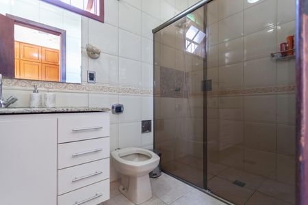 Casa à venda com 290m², 3 quartos e 3 vagas Casa à venda com 290m², 3 quartos e 3 vagasBanheiro da suíte