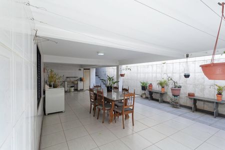 Casa à venda com 290m², 3 quartos e 3 vagas Casa à venda com 290m², 3 quartos e 3 vagasQuintal