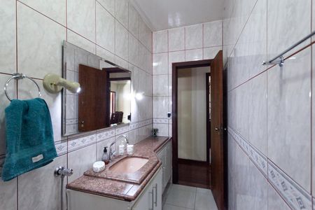 Casa à venda com 290m², 3 quartos e 3 vagas Casa à venda com 290m², 3 quartos e 3 vagasBanheiro social