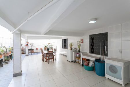 Casa à venda com 290m², 3 quartos e 3 vagas Casa à venda com 290m², 3 quartos e 3 vagasQuintal