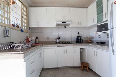 Casa à venda com 290m², 3 quartos e 3 vagas Casa à venda com 290m², 3 quartos e 3 vagasCozinha