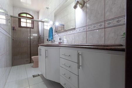 Casa à venda com 290m², 3 quartos e 3 vagas Casa à venda com 290m², 3 quartos e 3 vagasBanheiro social