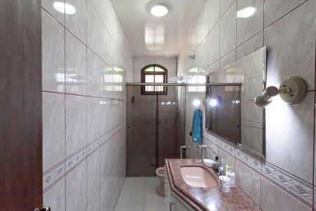 Casa à venda com 290m², 3 quartos e 3 vagas Casa à venda com 290m², 3 quartos e 3 vagasBanheiro social