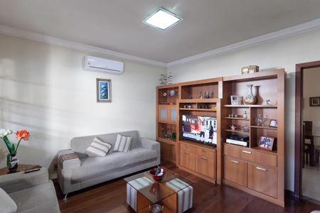 Casa à venda com 3 quartos, 290m² em Santa Monica, Belo Horizonte