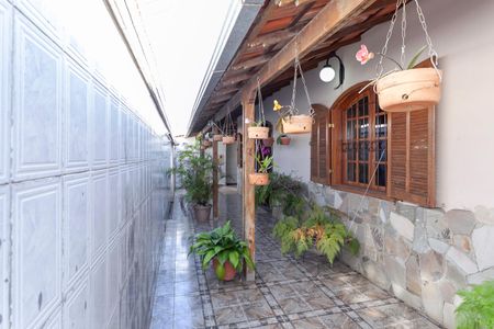 Casa à venda com 290m², 3 quartos e 3 vagas Casa à venda com 290m², 3 quartos e 3 vagasVaranda