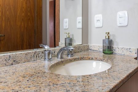 Apartamento à venda com 70m², 2 quartos e 2 vagasBanheiro Social