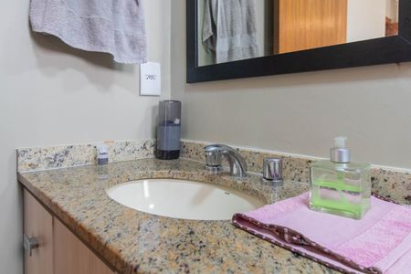 Apartamento à venda com 70m², 2 quartos e 2 vagasBanheiro da Suíte