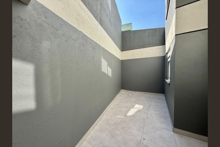Apartamento à venda com 69m², 2 quartos e sem vaga Apartamento à venda com 69m², 2 quartos e sem vagaVaranda