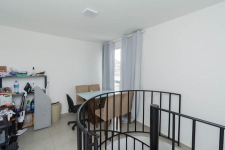 Apartamento à venda com 86m², 2 quartos e 1 vaga Apartamento à venda com 86m², 2 quartos e 1 vagaCobertura - Sala