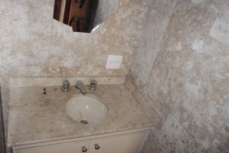 Apartamento à venda com 248m², 3 quartos e 3 vagasBanheiro Social 1