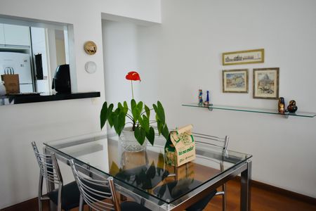 Apartamento para alugar com 55m², 2 quartos e 1 vaga Apartamento para alugar com 55m², 2 quartos e 1 vagaSala