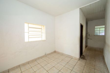 Sala de casa à venda com 3 quartos, 140m² em Califórnia, Belo Horizonte