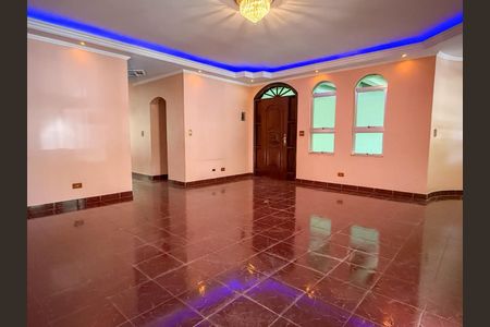 Casa à venda com 272m², 4 quartos e 5 vagas Casa à venda com 272m², 4 quartos e 5 vagasSala