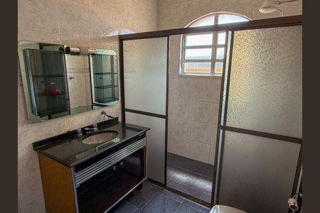 Casa à venda com 272m², 4 quartos e 5 vagas Casa à venda com 272m², 4 quartos e 5 vagasBanheiro