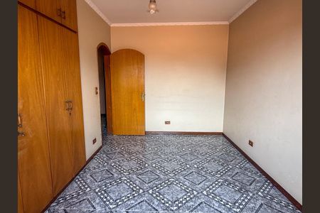 Casa à venda com 272m², 4 quartos e 5 vagas Casa à venda com 272m², 4 quartos e 5 vagasQuarto