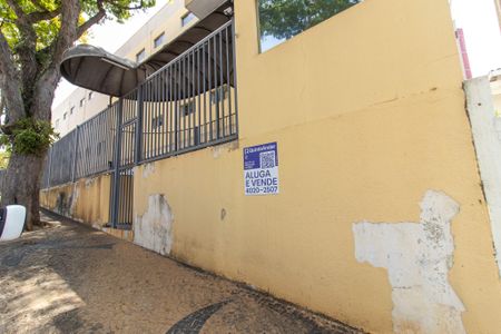 Apartamento para alugar com 75m², 3 quartos e 1 vaga Apartamento para alugar com 75m², 3 quartos e 1 vagaFachada