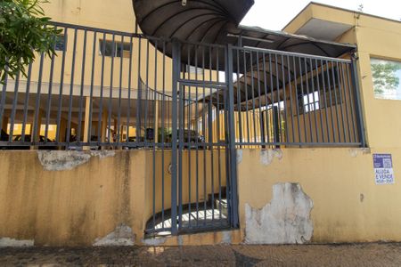 Apartamento para alugar com 75m², 3 quartos e 1 vaga Apartamento para alugar com 75m², 3 quartos e 1 vagaFachada