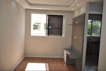 Sala de apartamento para alugar com 2 quartos, 40m² em Del Castilho, Rio de Janeiro