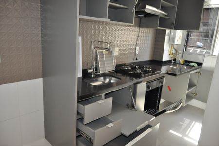 Apartamento para alugar com 2 quartos, 40m² em Del Castilho, Rio de Janeiro