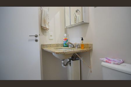 Banheiro suíte  de apartamento à venda com 2 quartos, 59m² em Passo D’areia, Porto Alegre