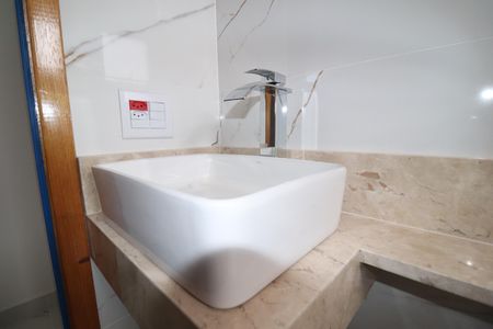 Casa à venda com 199m², 4 quartos e 3 vagasBanheiro Quarto 2 suíte