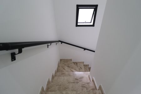 Casa à venda com 199m², 4 quartos e 3 vagasEscada