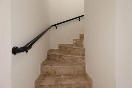 Casa à venda com 200m², 4 quartos e 4 vagasEscada