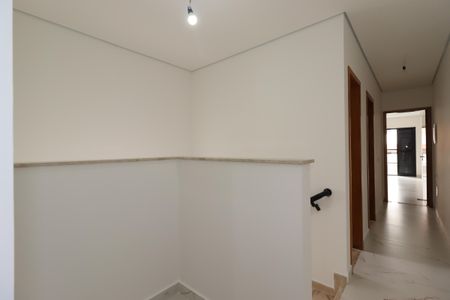 Casa à venda com 200m², 4 quartos e 4 vagasCorredor piso superior
