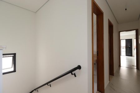 Casa à venda com 200m², 4 quartos e 4 vagasCorredor piso superior