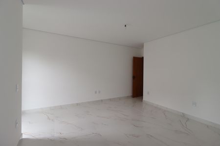 Casa à venda com 200m², 4 quartos e 4 vagasSuíte 2