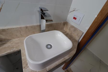 Casa à venda com 200m², 4 quartos e 4 vagasBanheiro Social - Pia