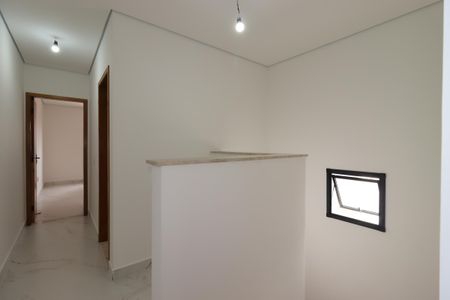 Casa à venda com 200m², 4 quartos e 4 vagasCorredor piso superior