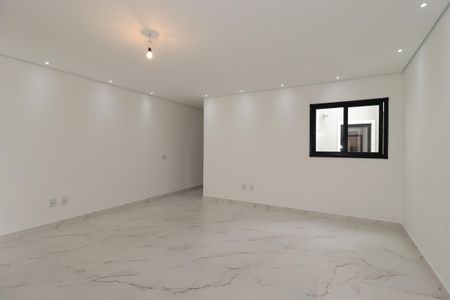 Casa à venda com 200m², 4 quartos e 4 vagasSala